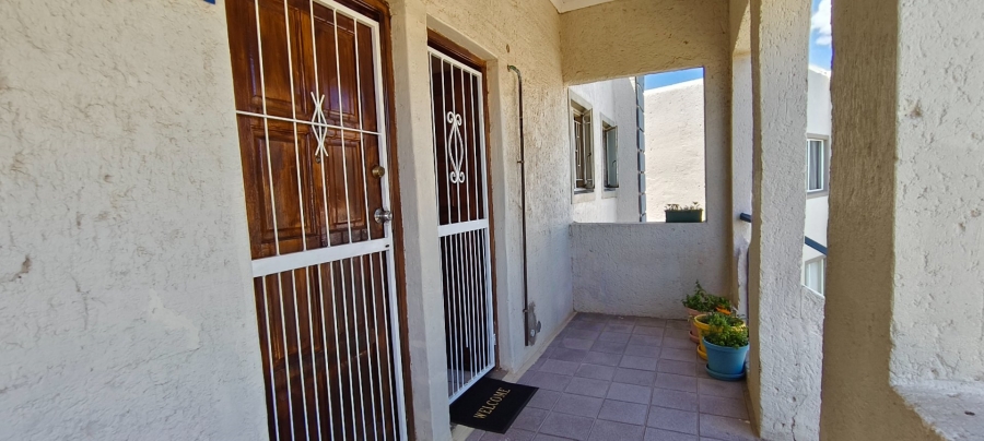 2 Bedroom Property for Sale in Langenhovenpark Free State